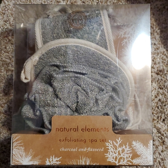 Natural Elements Exfoliating Spa Set Charcoal - Picture 1 of 3